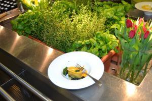 91-2019_04_09_MUC_Preffered Catering - opening Daimler - WEB/20D4F4~1.JPG